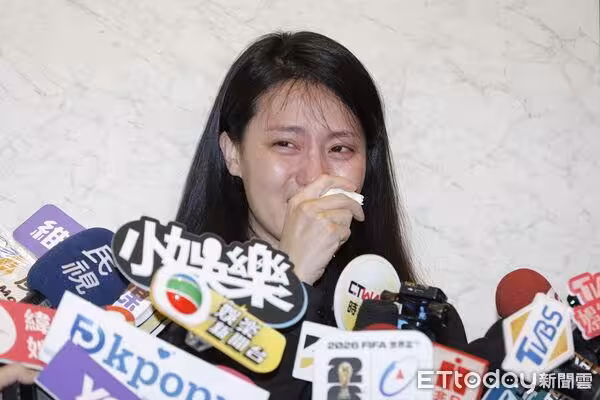 翁家明曝傅子純「早說想休息了」 顏曉筠靈堂潰堤痛哭:想把你拍醒但做不到!