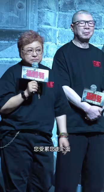 牆倒眾人推,韓紅身份造假為什麼北京人變西藏人,評論區給出真相
