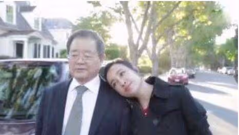 劉曉慶與第四任丈夫同框,大她十歲其貌不揚,卻讓她得罪不起!