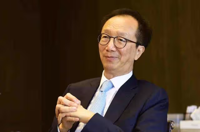跳水女皇伏明霞近況:70歲丈夫當上董事長,3個孩子是她的驕傲