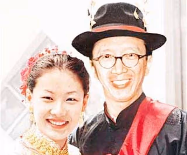 跳水女皇伏明霞近況：70歲丈夫當上董事長，3個孩子是她的驕傲