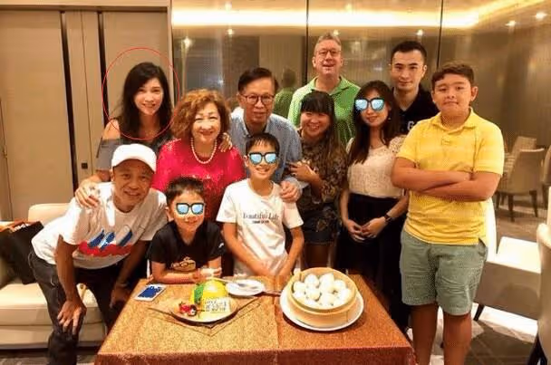 李克勤兩個兒子近照,港姐妻子風韻猶存,與丈夫站一起像父女