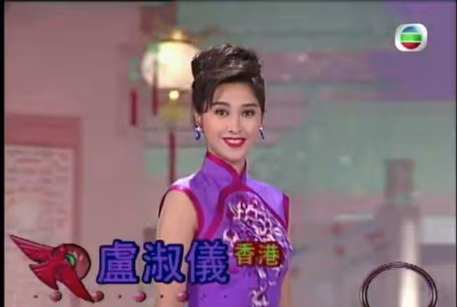 李克勤兩個兒子近照,港姐妻子風韻猶存,與丈夫站一起像父女