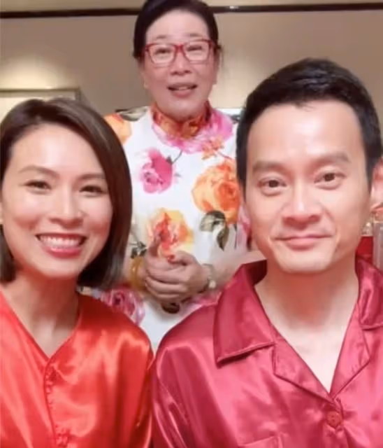 恭喜!40歲TVB女星補辦中式結婚儀式,與醫生老公互喂湯圓太甜蜜