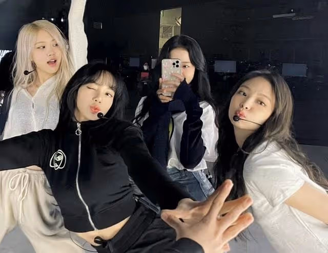 blackpink尷尬上熱搜,話題真的不是硬湊了?文娛榜被kpop霸占