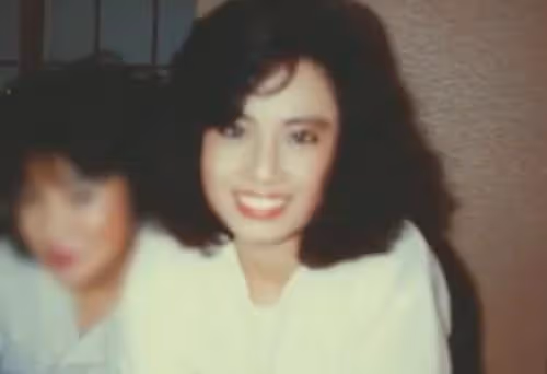 女歌手整容成癮致毀容,生前照片令人唏噓,家人:她從前那麼美