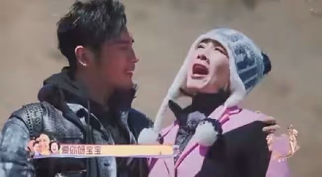 鍾麗緹和倆女兒拍視頻稱有弟弟,被疑高齡懷四胎,曾去普陀山求子