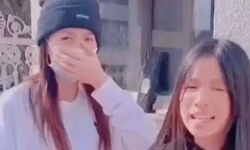 演員張庭風波後攜女兒錄視頻道歉 痛哭懇求網友放過