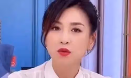 演員張庭風波後攜女兒錄視頻道歉 痛哭懇求網友放過
