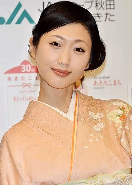 當眾脫內褲的壇蜜,比蒼井空還要「奔放」,讓人「欲罷不能」