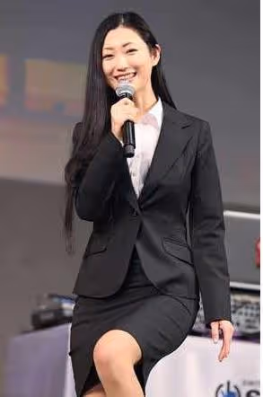 當眾脫內褲的壇蜜,比蒼井空還要「奔放」,讓人「欲罷不能」