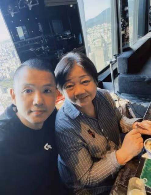 陳建州自曝70歲母親得乳腺癌,多次化療頭髮掉光,滿臉憔悴仍樂觀