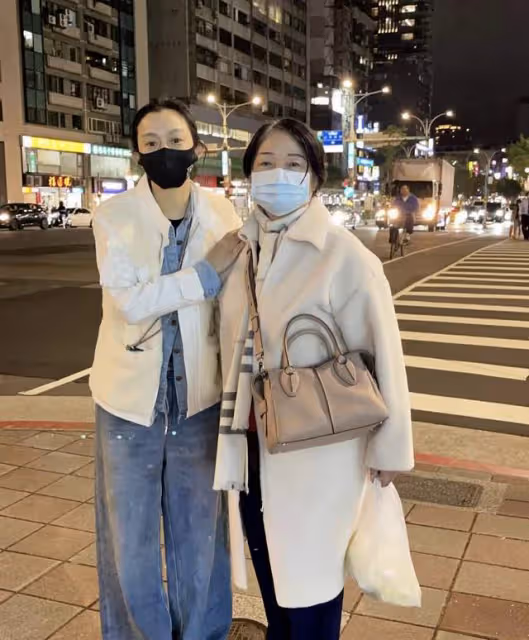 陳建州自曝70歲母親得乳腺癌,多次化療頭髮掉光,滿臉憔悴仍樂觀