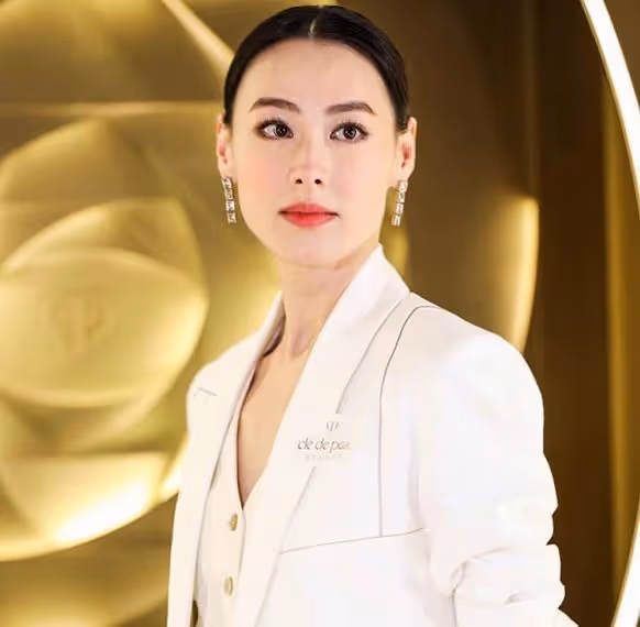 梁洛施奶奶曝光:曾拒絕母女進門,今為孫女千億家產決定萬里認親
