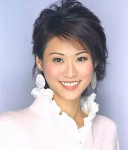 她是最慘港姐,14歲親媽上吊,結婚2年成寡婦,今45歲精神失常