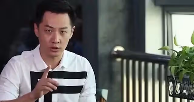 曾經的北大才子,如今是觀眾心中的「暖男」主持人……
