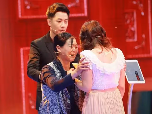 曾經的北大才子，如今是觀眾心中的「暖男」主持人……