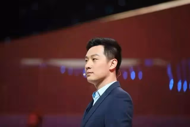 曾經的北大才子,如今是觀眾心中的「暖男」主持人……
