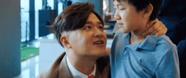 拿著高片酬演一部黃一部,到處托關係要角色,吃相不要太難看