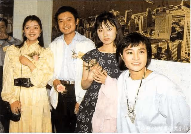 23歲爆紅,娶18歲初戀,結婚27年,歐陽奮強如今怎樣了?