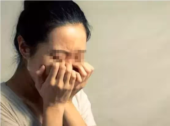 婆婆逼我下跪道歉,我同意並且通知所有親戚到場,道歉時婆婆蒙了