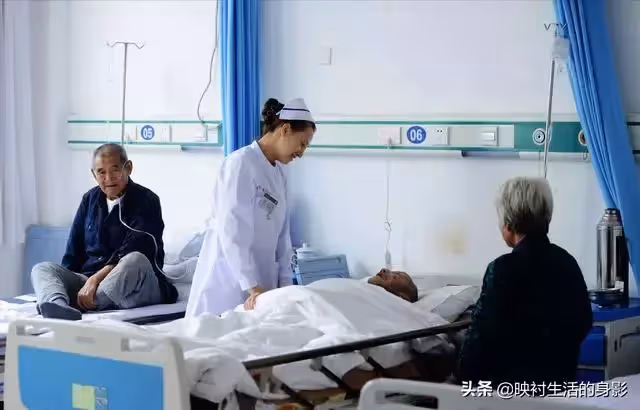 父親離世後留下了三套房,女兒想繼承財產時,卻遭到了親戚的拒絕