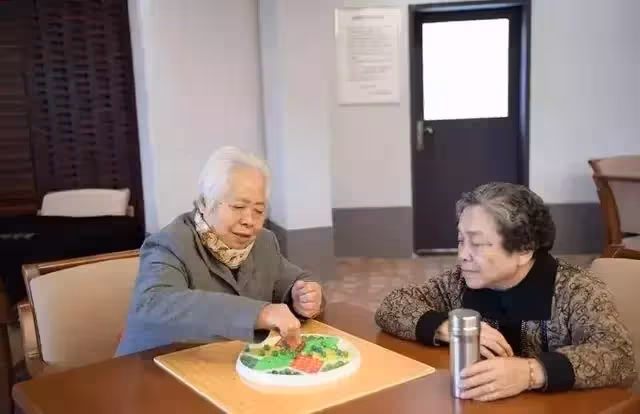 「你有什麼資格賣我女兒的房?」兒媳:看清楚,這是我的婚前財產