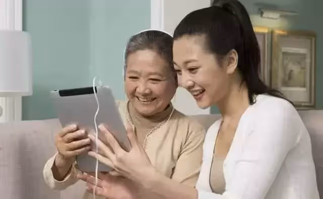 「奶奶又來假裝帶娃了」,5歲孫子的一句話,讓奶奶羞愧難當