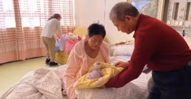 「我養弟弟，誰來養我兒子？」大女兒的質問，換來父母無情嘲諷