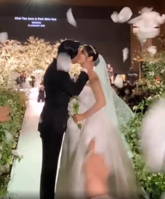 朴信惠李鍾碩當年真交往被認證?婚禮沒邀請有蹊蹺,CP粉:被騙了