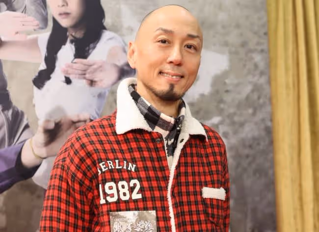 49歲男星窮到不知咋過年,網友讓他找佘詩曼!曾揚言發財就娶對方