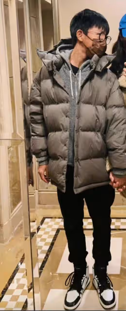 白百何大兒子長大了!元寶身高1米7首超媽,母子牽手同框像姐弟