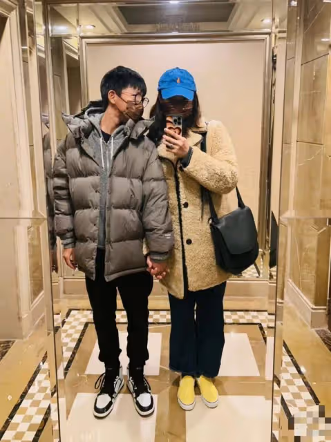 白百何大兒子長大了!元寶身高1米7首超媽,母子牽手同框像姐弟
