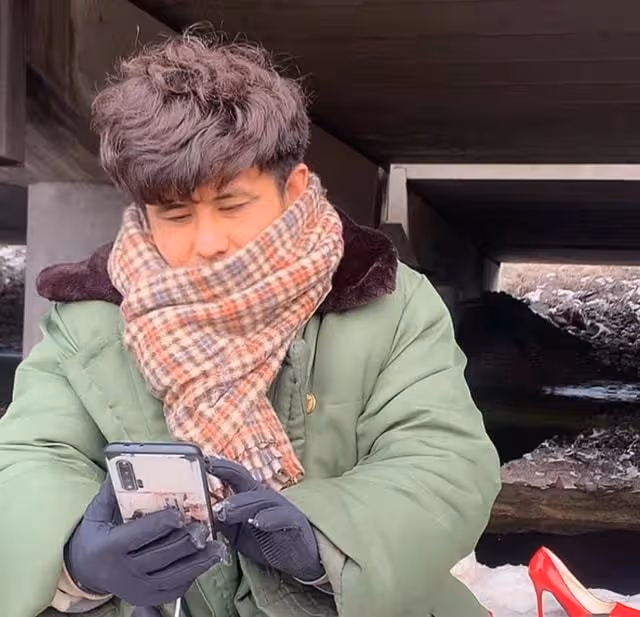 星光大道劉曉東住橋洞,開直播要禮物,自曝剛做頭髮偶爾會開房間