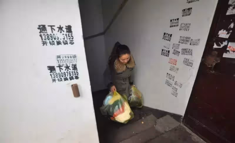 弟弟意外患重病，姐姐忍痛與待嫁男友分手，毅然辭職連夜趕回照顧，一天兼職三份工：回家已是淩晨一點