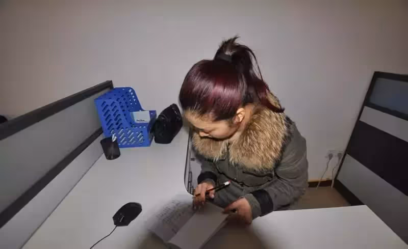 弟弟意外患重病，姐姐忍痛與待嫁男友分手，毅然辭職連夜趕回照顧，一天兼職三份工：回家已是淩晨一點