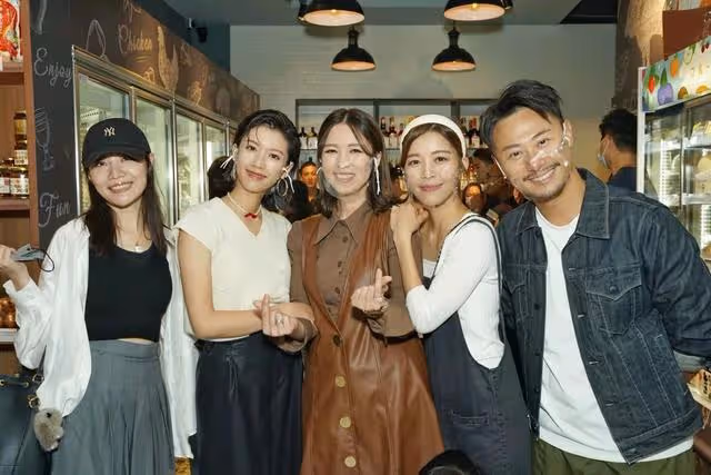 誘人!TVB「靚媽女神」做豐胸代言人,大秀好身材:我40歲啦
