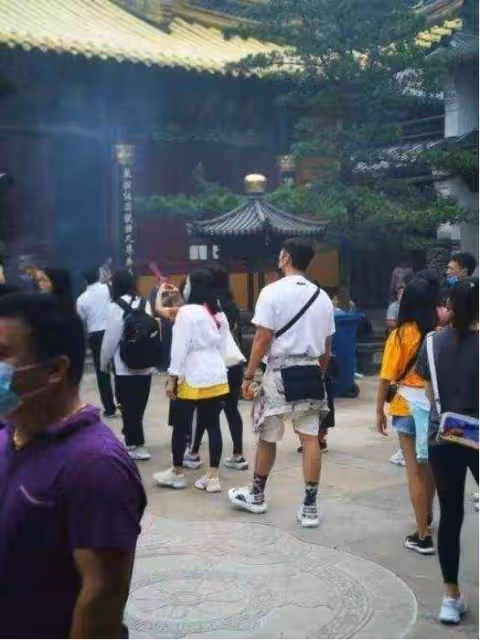 51歲混血女神鍾麗緹疑懷第四胎,曬短片露端倪,早前被曝寺廟求子