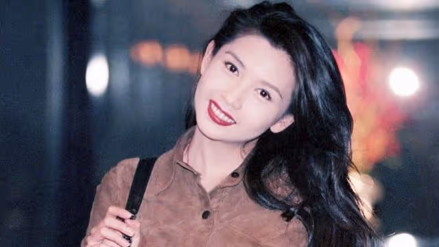 美人胚子!邱淑貞大女兒罕見曬妹妹素顏照,長相甜美越來越像媽媽