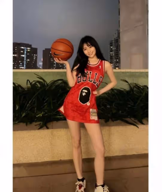 美人胚子!邱淑貞大女兒罕見曬妹妹素顏照,長相甜美越來越像媽媽