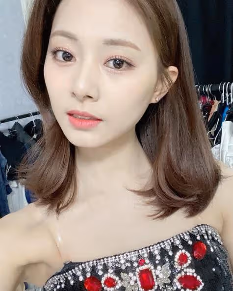 TWICE子瑜回家過年!首度單飛廣告超美代言照流出,網暴動:美炸