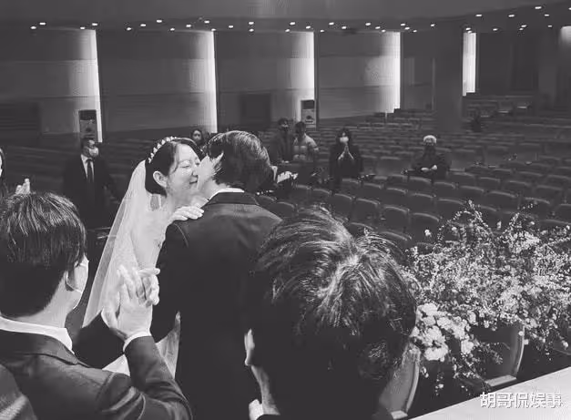 韓國女神朴信惠大婚,半個韓娛明星皆出席,最受矚目還是他