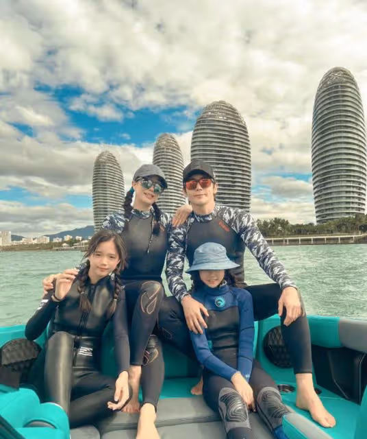鍾麗緹疑似懷孕?拍攝視頻里稱有弟弟,評論區網友給出答案