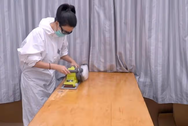 知名童星唐寧近況,2年沒拍戲悄悄學裝修,親自改裝家中30年舊門