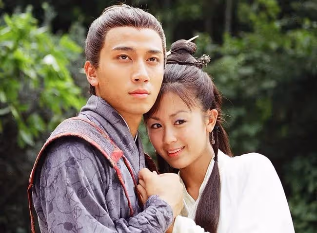 知名童星唐寧近況,2年沒拍戲悄悄學裝修,親自改裝家中30年舊門
