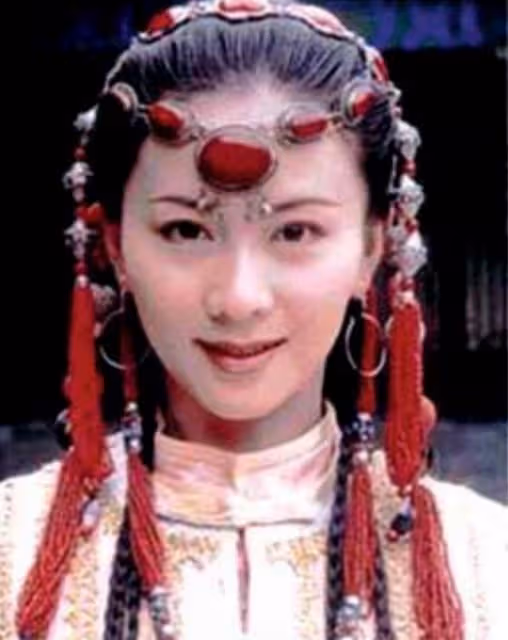 「人體模特」湯加麗:為走紅被丈夫拋棄、遭父親指責,今45歲還單身
