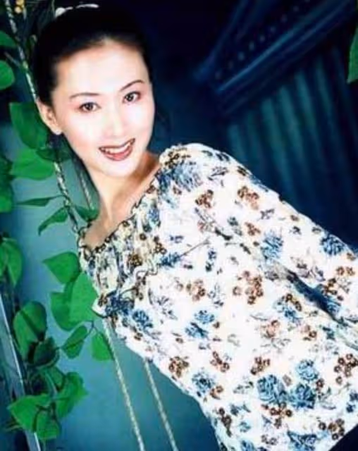 「人體模特」湯加麗：為走紅被丈夫拋棄、遭父親指責，今45歲還單身