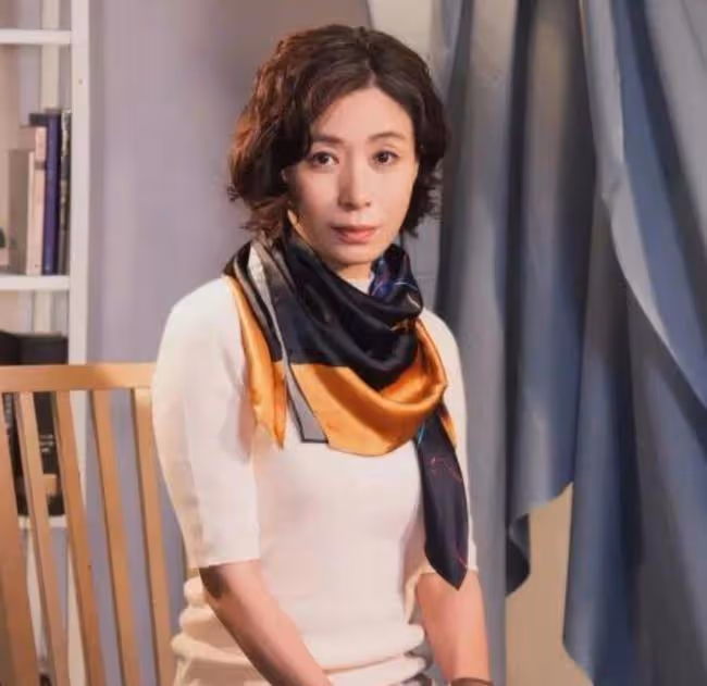 影視劇反派年輕時有多美?容嬤嬤無濾鏡也好看,鍋姨不輸港圈女神