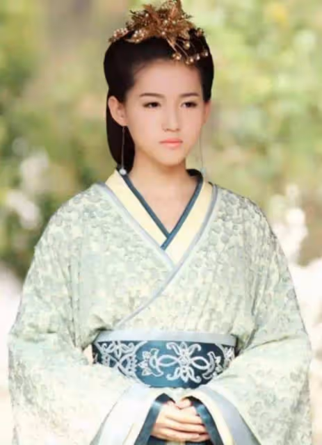 影視劇反派年輕時有多美?容嬤嬤無濾鏡也好看,鍋姨不輸港圈女神