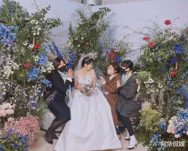 頂流女星奉子成婚,前男友們排隊道賀